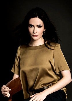 Bitsie Tulloch image 2 of 5
