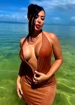 Biviana Gil image 2 of 4