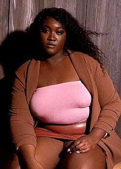 Bobbi Symone image 2 of 4