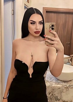Bojana Nikolic image 2 of 4