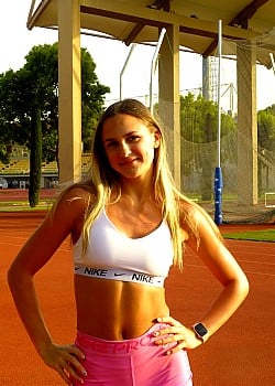 Bori Rozsahegyi image 1 of 2