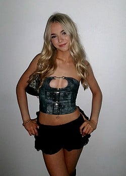 Breeanna Renton image 1 of 4