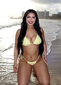 Brenda Urbina image 2 of 4
