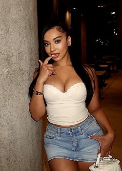 Bri Rose image 3 of 4