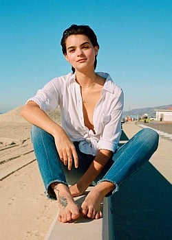 Brianna Hildebrand image 3 of 4
