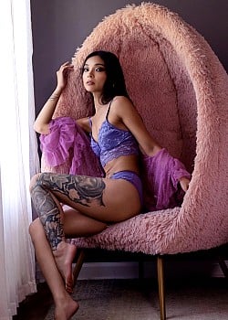 Brii Zee image 2 of 3
