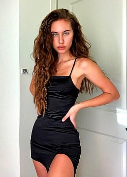 Brit Manuela image 3 of 4