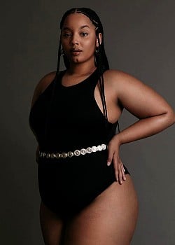 Brittany-Leigh Mae image 4 of 4