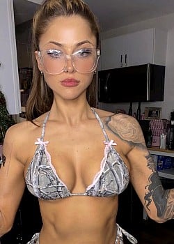 Bronte Janae image 4 of 4