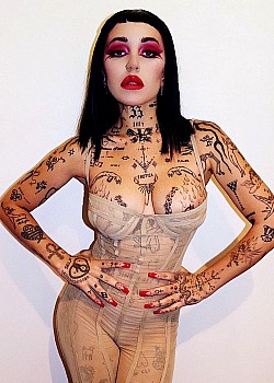 Brooke Candy image 4 of 4