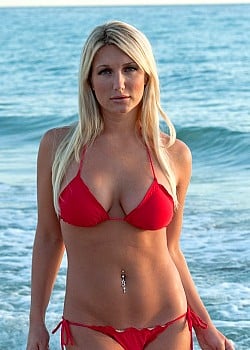 Brooke Hogan image 3 of 4