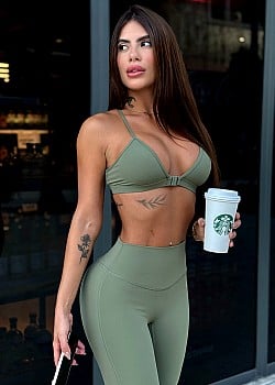 Bruna Figueiredo image 2 of 4