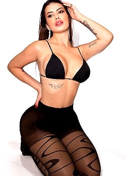 Bruna Figueiredo image 4 of 4