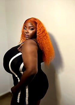 Busty Vivian image 3 of 4