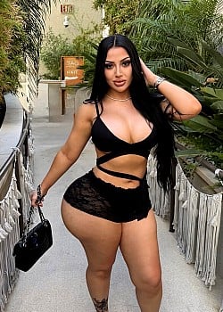 Bxbbymayaa image 1 of 3