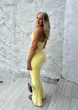 Caitlin Mantas image 2 of 4