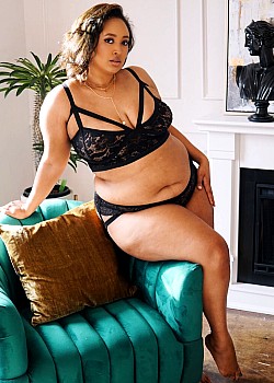 Cambria Francesca image 2 of 3