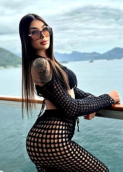 Camila Bolzani image 2 of 2