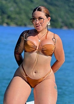 Camila Brandao image 2 of 4