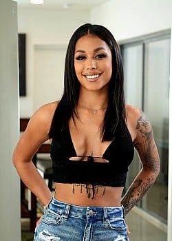 Camila Cortez image 2 of 4