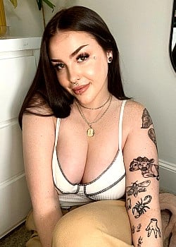 Camila Del Rae image 3 of 3