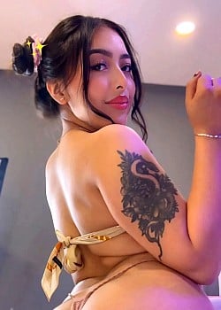 Camila Dupont image 3 of 3