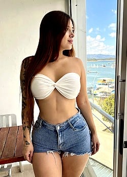 Camila Duque image 3 of 4