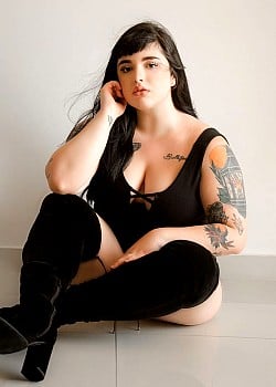 Camila Larroyd image 4 of 4