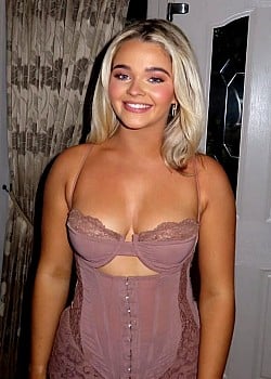 Cara Whelan image 1 of 2