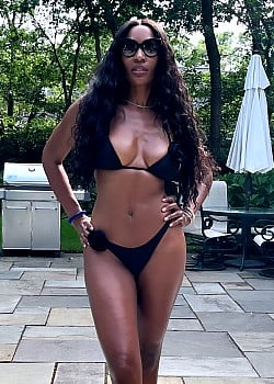Cari Champion image 3 of 3