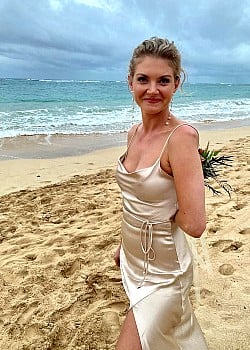 Cariba Heine image 4 of 5