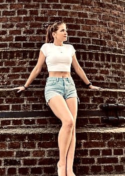 Carina Obowski image 2 of 4