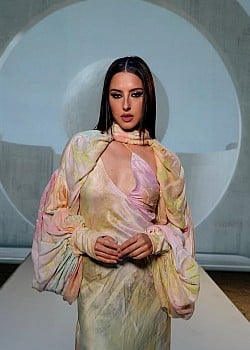 Carine (singer) image 3 of 3