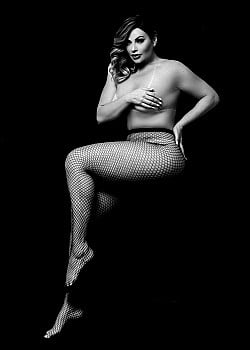 Carla Manso image 3 of 4