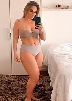 Carla Manso image 4 of 4