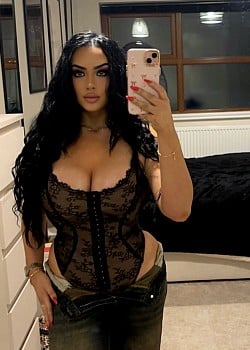 Carla Maria (Instagram) image 2 of 2