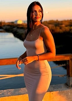 Carmen Santos (Influencer) image 3 of 4