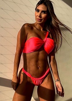 Caro Pineda image 4 of 4