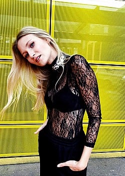 Carolin Niemczyk image 3 of 4