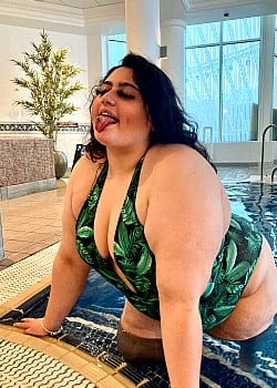 Carolina Leoa image 2 of 3