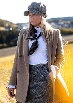 Caroline Aar image 2 of 2