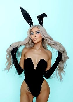 Caroline Burt image 2 of 4