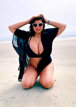 Caroline Casbon image 2 of 3