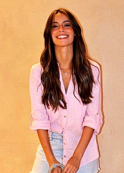 Caroline Mascarenhas image 2 of 2
