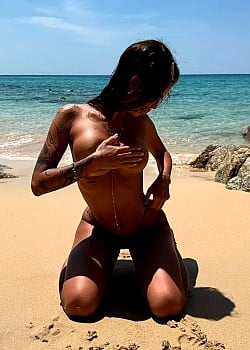 Caroline Vibez image 2 of 3