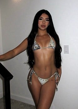 Cassandra Saucedo image 1 of 4