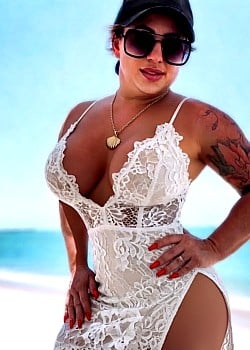 Cassiana Abrahan image 3 of 4