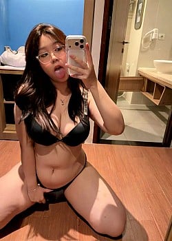 Cassie Kina image 2 of 2