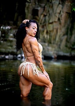 Catia Moreira image 1 of 4
