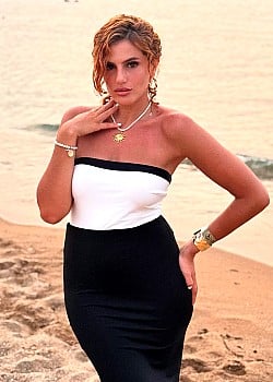 Celia Halilou image 1 of 4